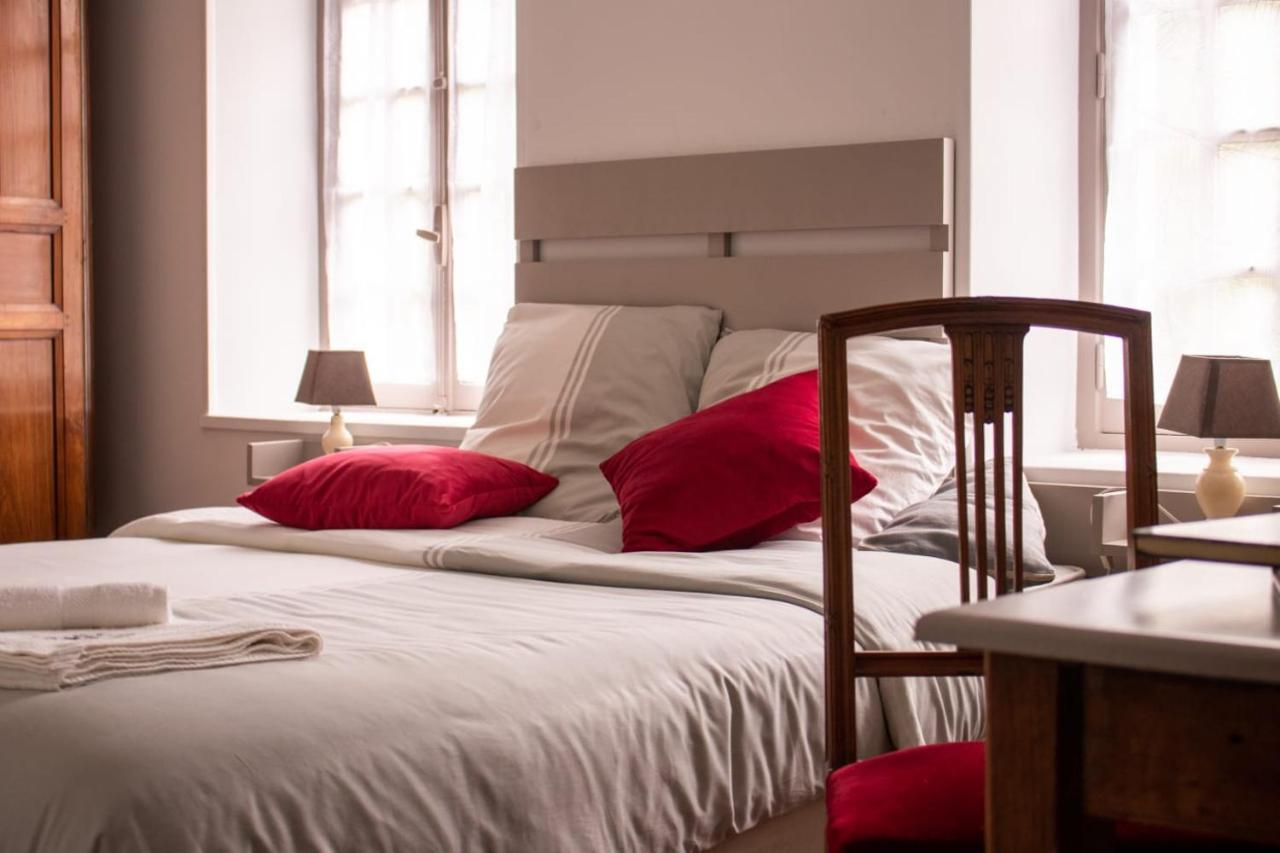 Une Suite Au Jardin Hyenville Luaran gambar