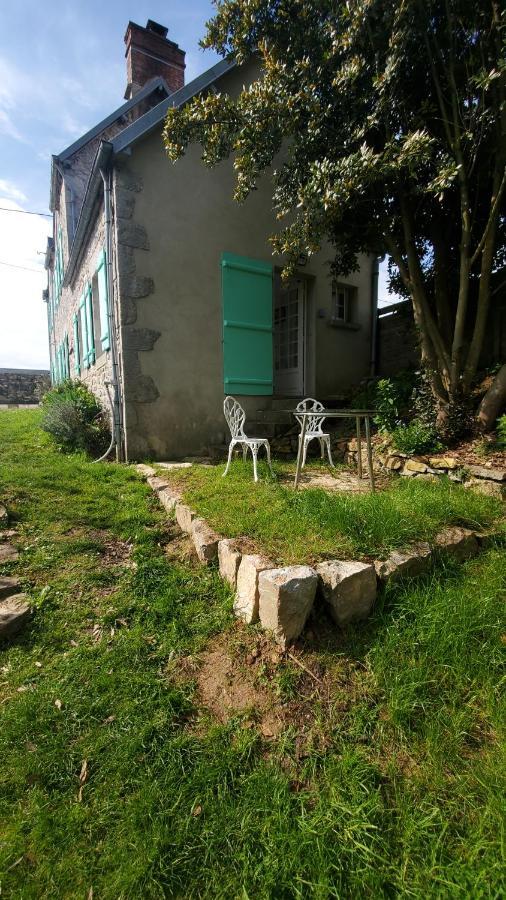 Une Suite Au Jardin Hyenville Luaran gambar
